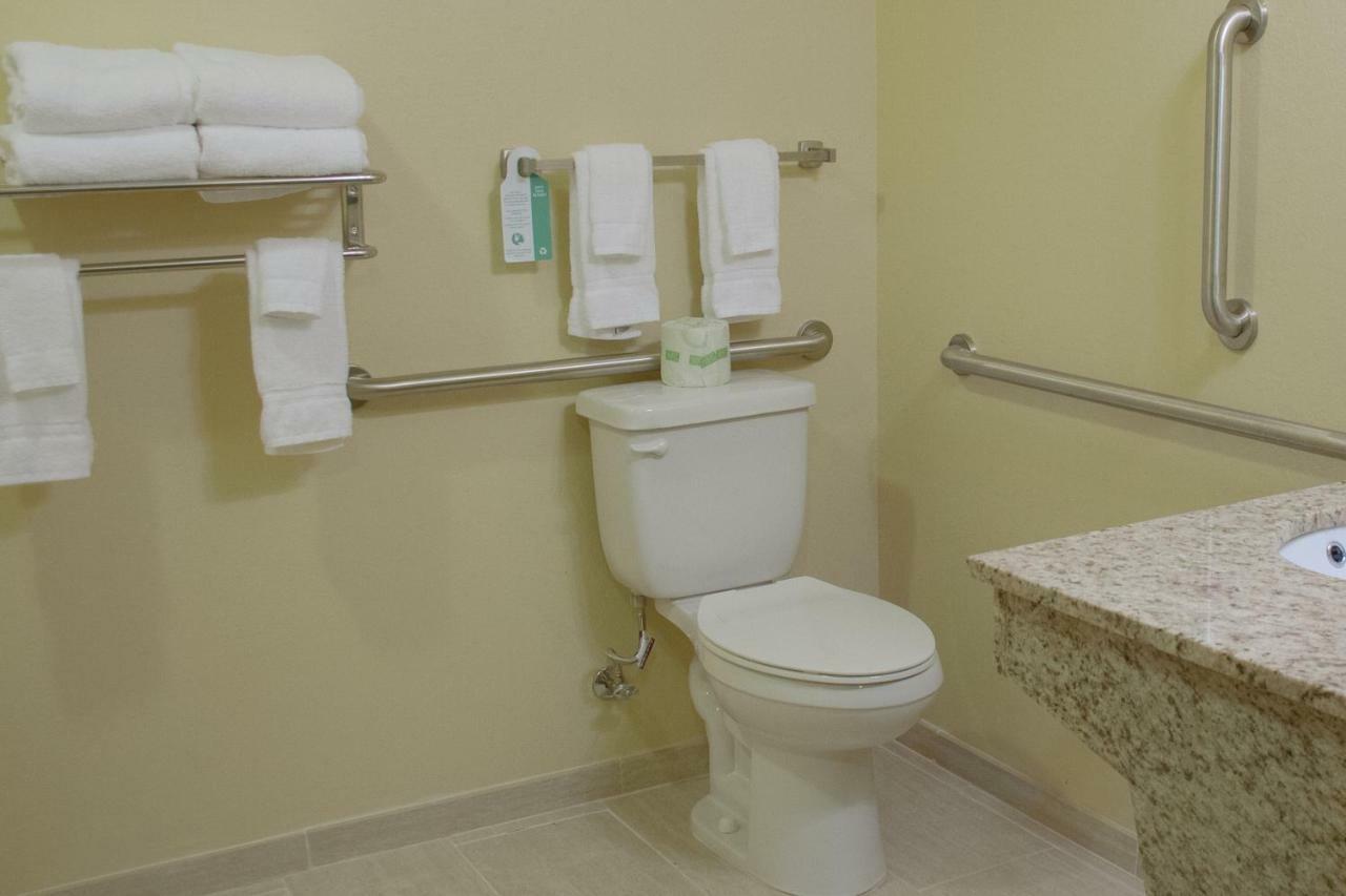 Cobblestone Inn And Suites - Eaton Εξωτερικό φωτογραφία